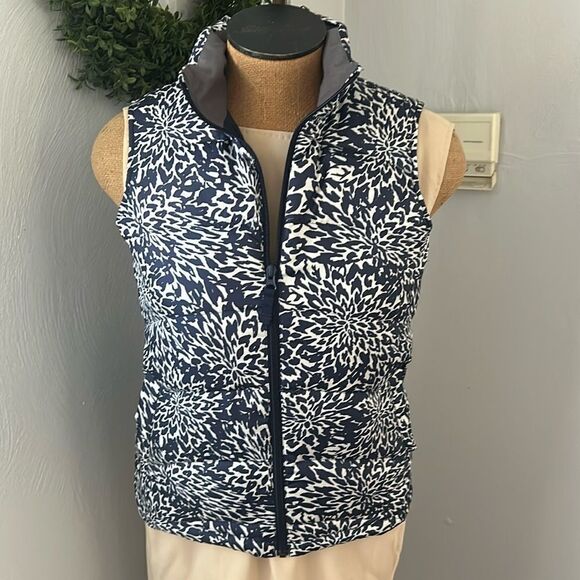 Lands’ end navy and white pattern puffer vest size XS - Picture 1 of 5